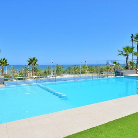 Beachfront Luxury Apartments By Nras อาเรนาเลส เดล ซอล ภายนอก รูปภาพ