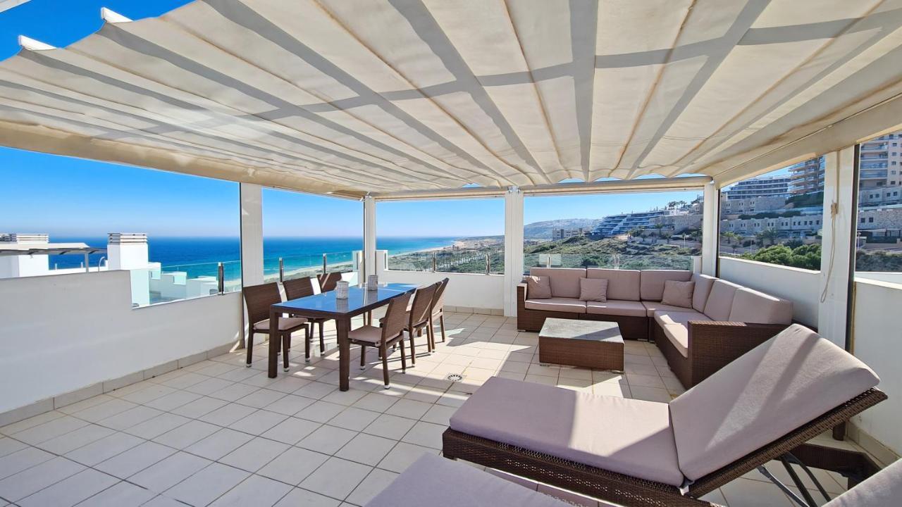 Beachfront Luxury Apartments By Nras อาเรนาเลส เดล ซอล ภายนอก รูปภาพ