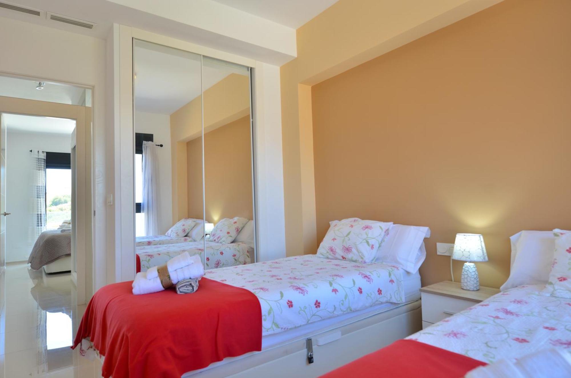 Beachfront Luxury Apartments By Nras อาเรนาเลส เดล ซอล ห้อง รูปภาพ