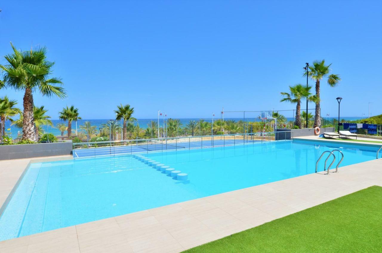 Beachfront Luxury Apartments By Nras อาเรนาเลส เดล ซอล ภายนอก รูปภาพ